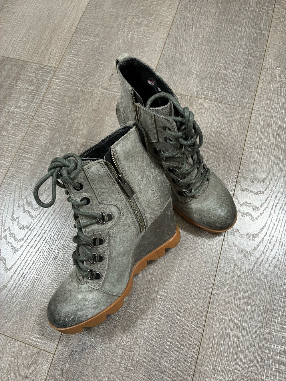 SOREL Women’s Joan Uptown Wedge boots Size 7